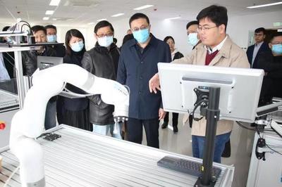 解碼創(chuàng)新 市民營企業(yè)高質(zhì)量發(fā)展服務(wù)隊(duì)引領(lǐng)傳統(tǒng)企業(yè)探尋科技轉(zhuǎn)型之路